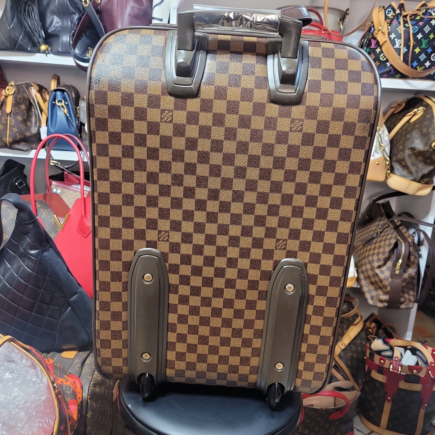 Preowned Louis Vuitton Pegase 55 Damier travel bag