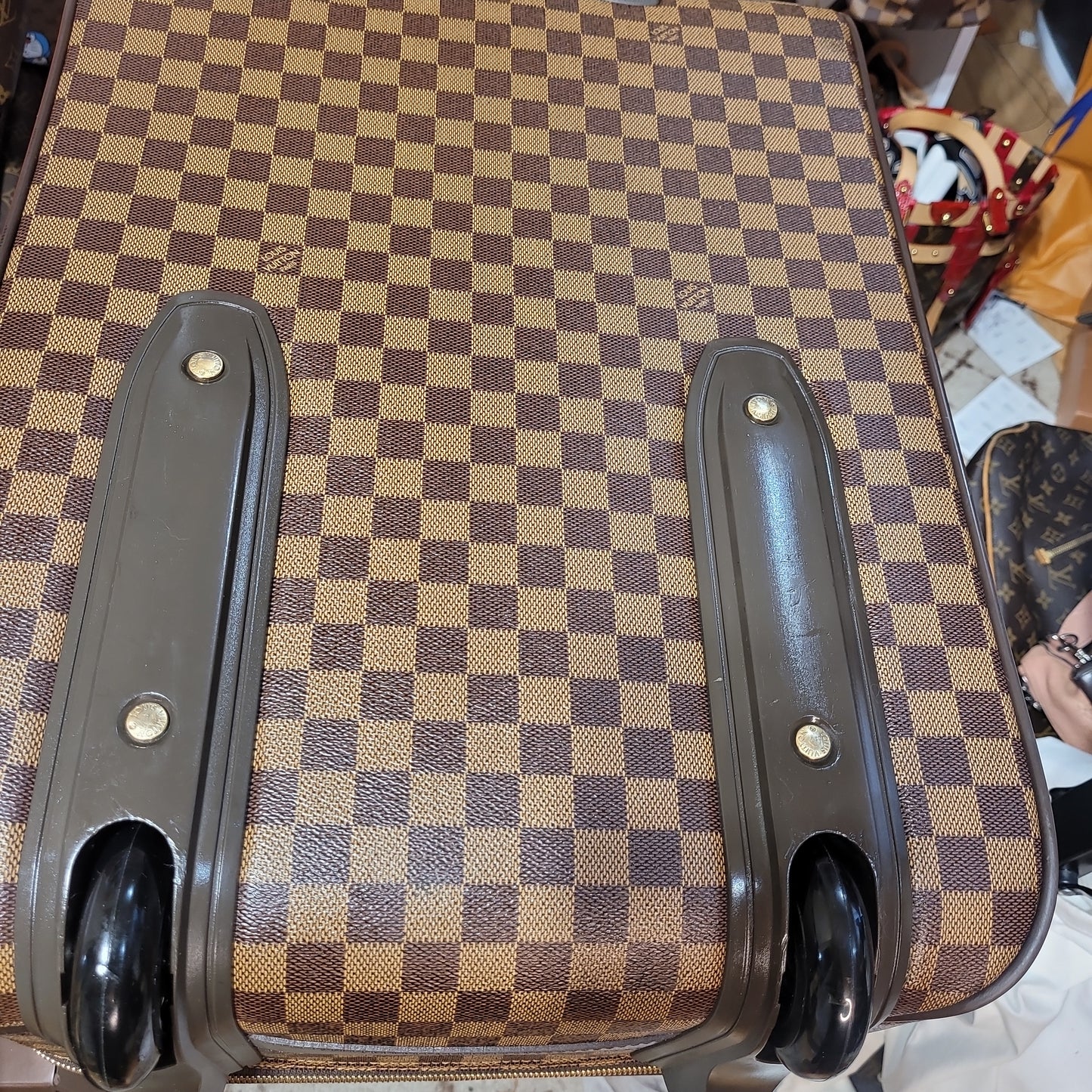 Preowned Louis Vuitton Pegase 55 Damier travel bag