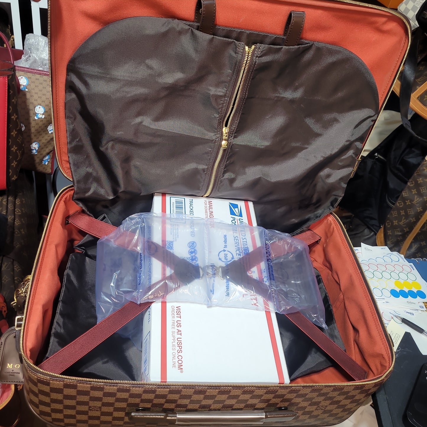 Preowned Louis Vuitton Pegase 55 Damier travel bag