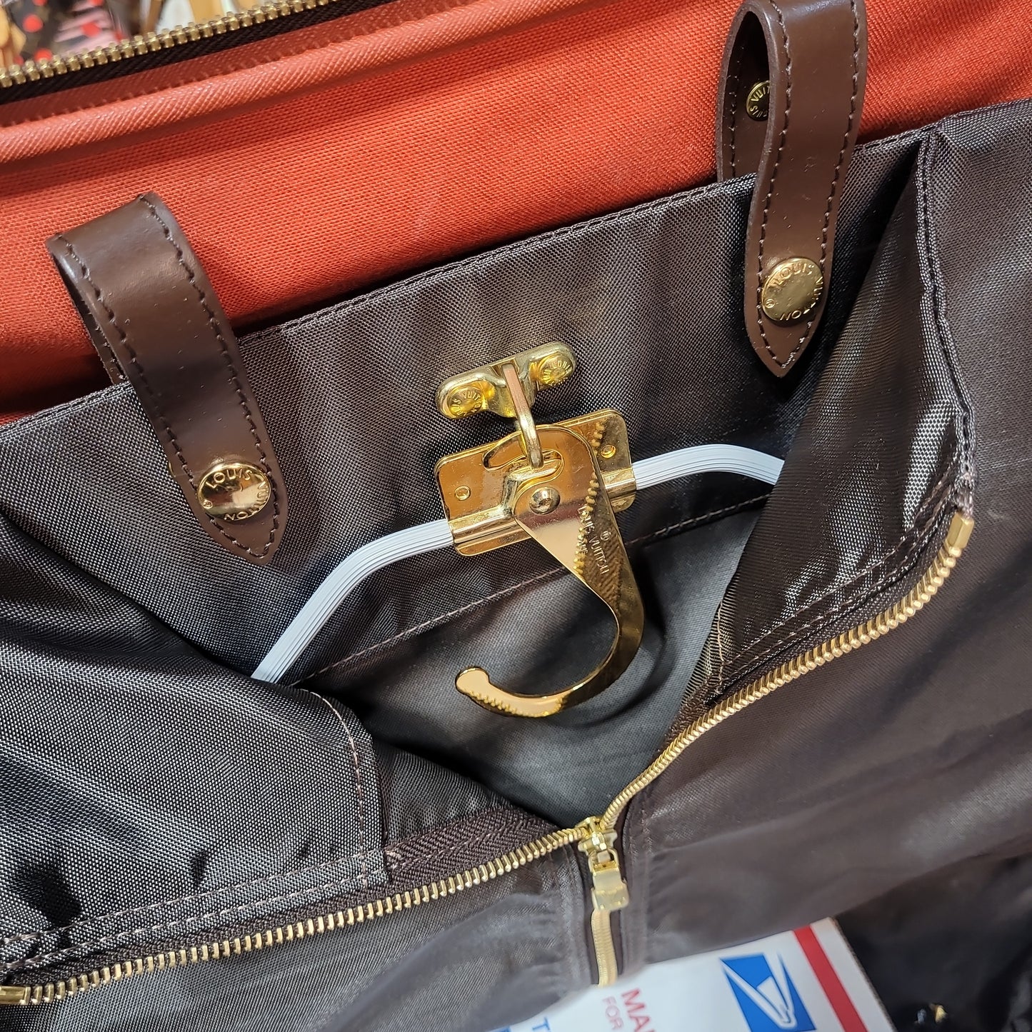Preowned Louis Vuitton Pegase 55 Damier travel bag