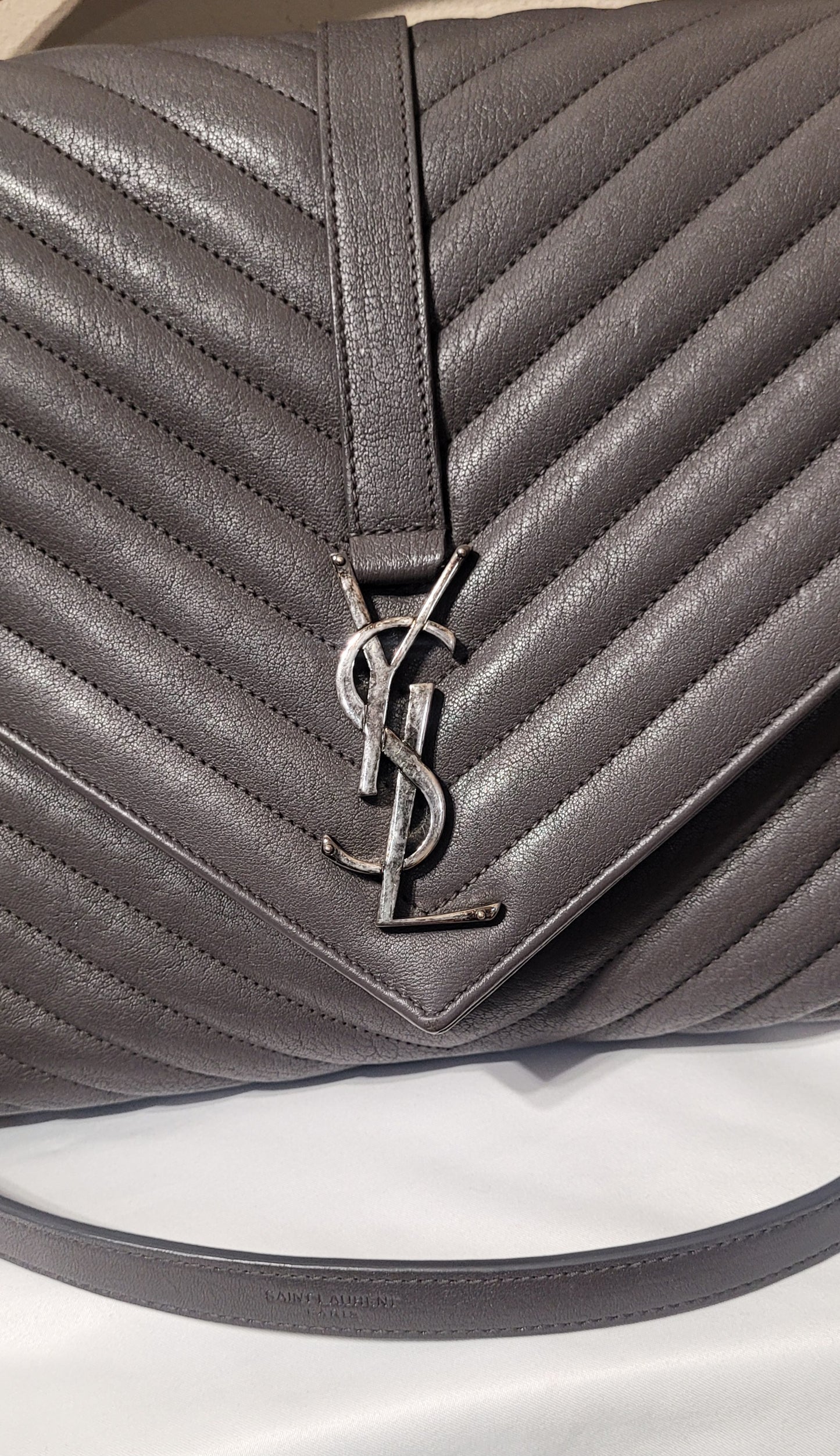 Preowned Saint Laurent YSL Envelope bag