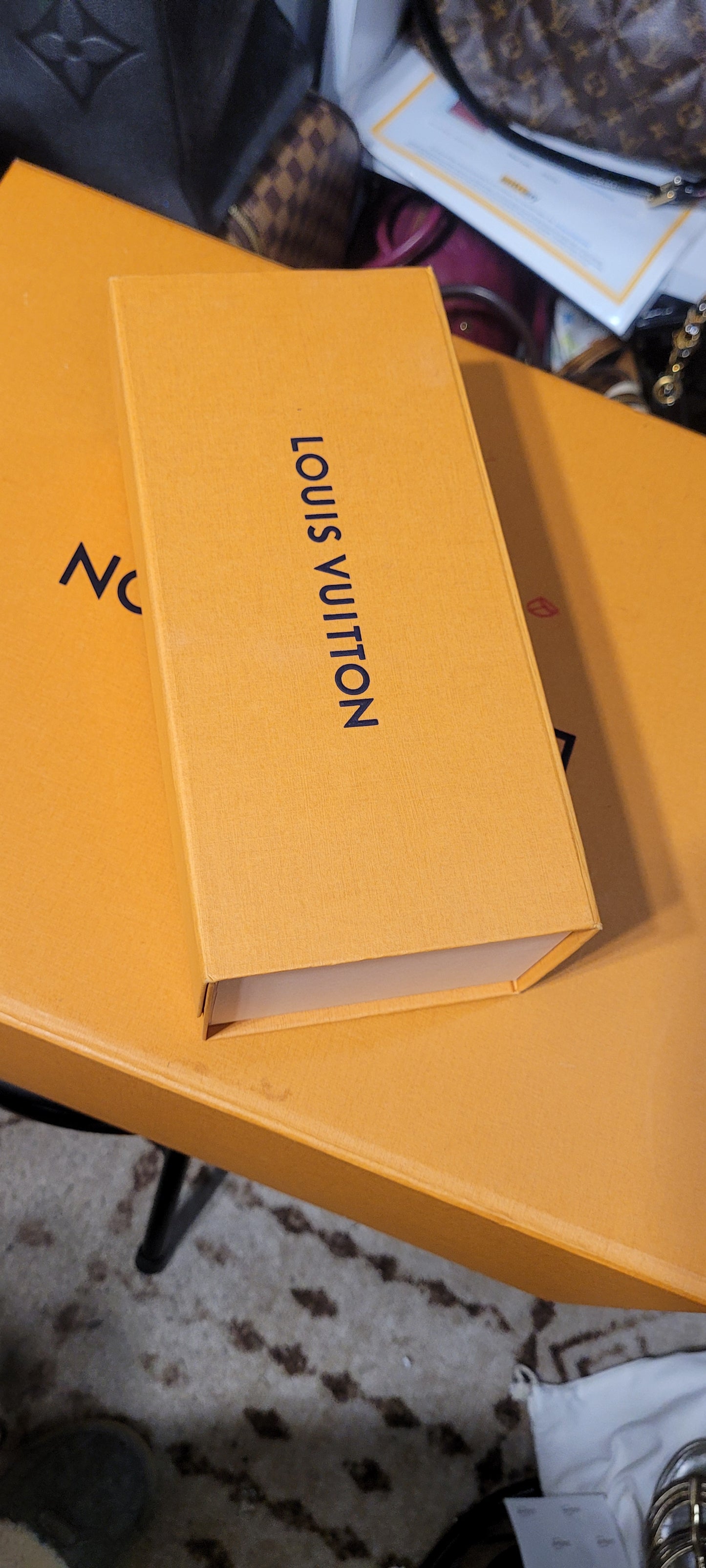 Preowned Louis Vuitton Earbuds Bluetooth set piece