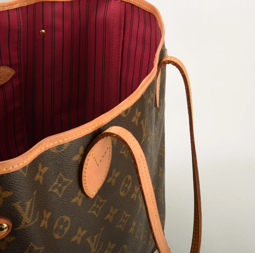 Preowned Louis Vuitton Neverfull GM Tote W/Pouch
