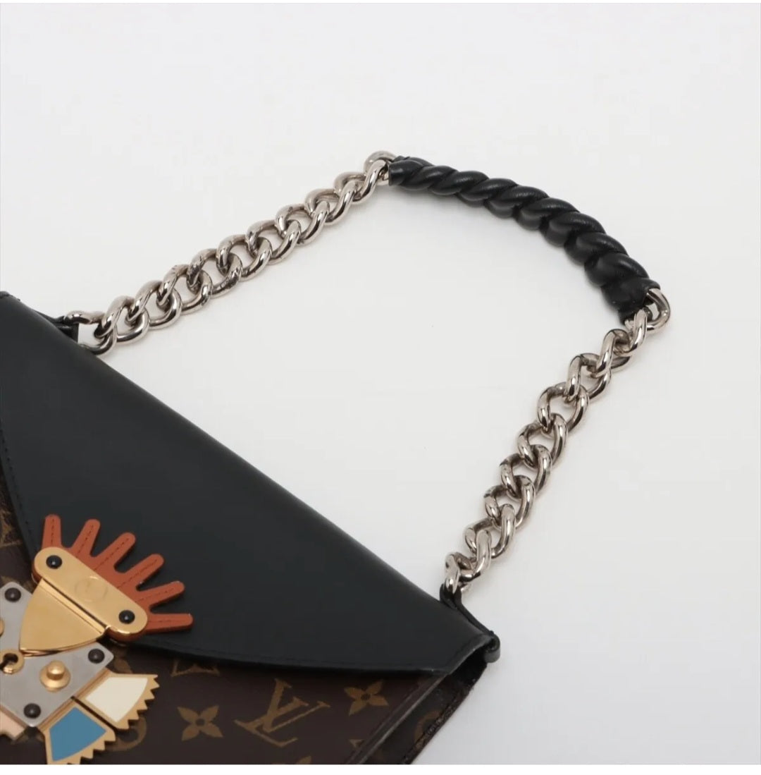 Preowned Louis Vuitton Monogram Pochette Mask GM
