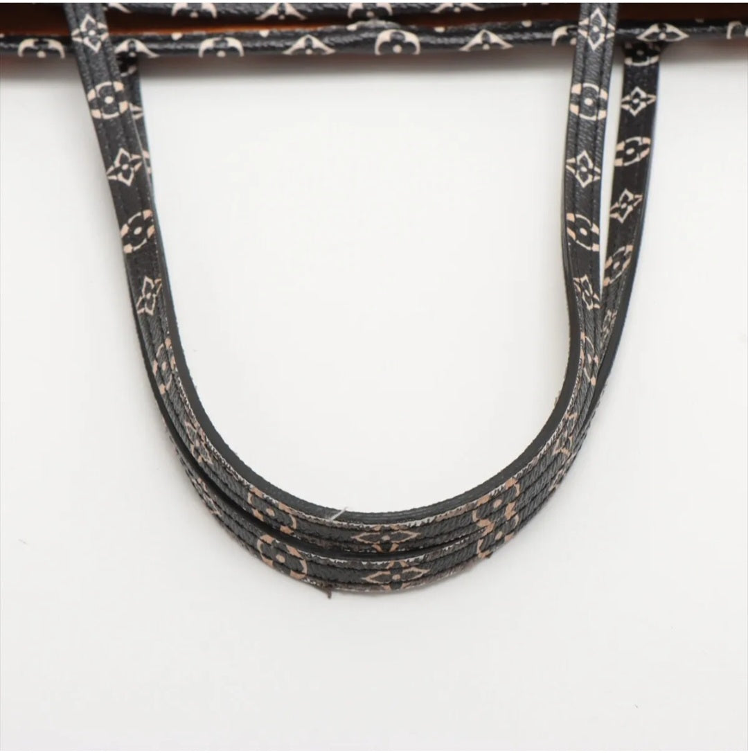 Preowned Louis Vuitton Giant Rose Neverfull MM
