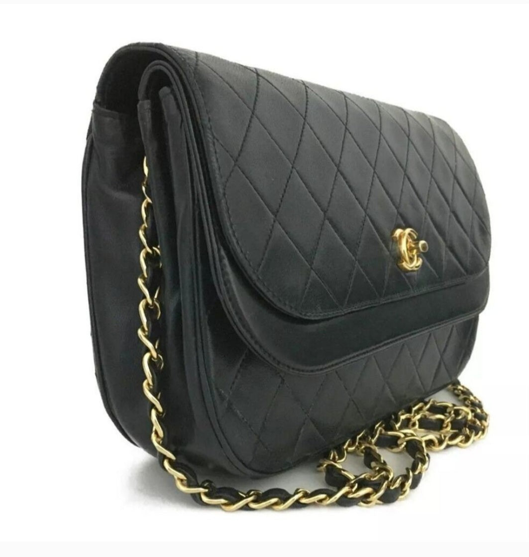 Pre-owned Vintage CHANEL Quilted Double Flap CC Logo Lambskin Shoulder Bag Black