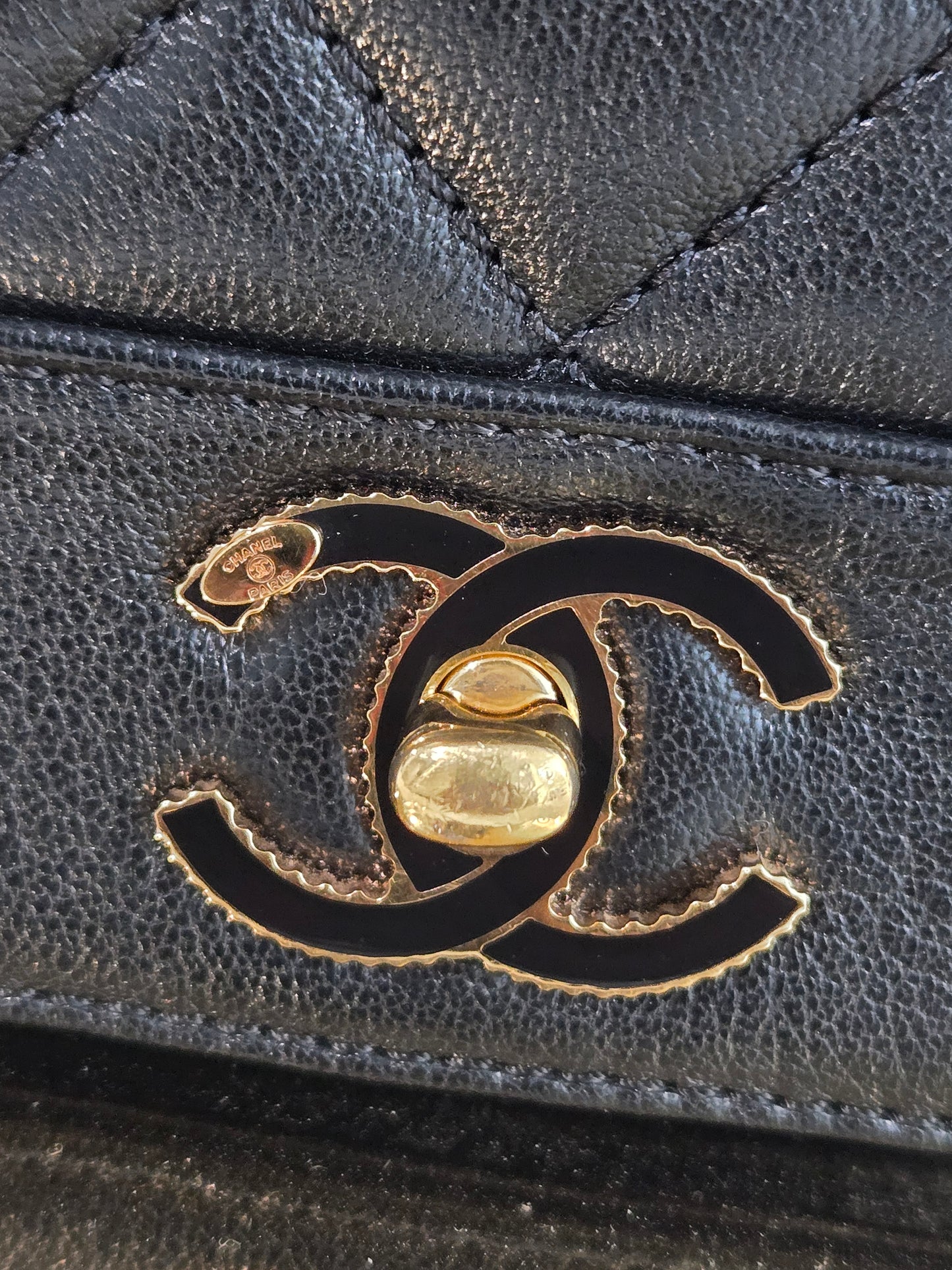 Pre-owned Chanel Mademoiselle Chain crossbody bag
