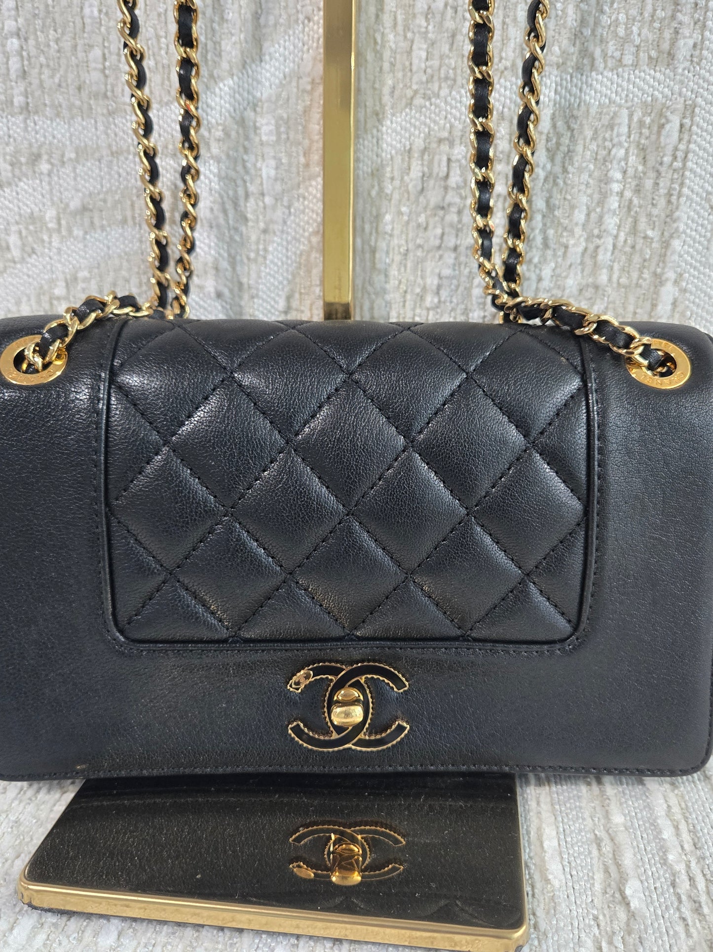 Pre-owned Chanel Mademoiselle Chain crossbody bag