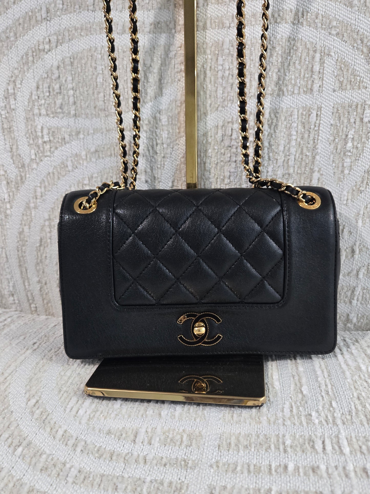 Pre-owned Chanel Mademoiselle Chain crossbody bag