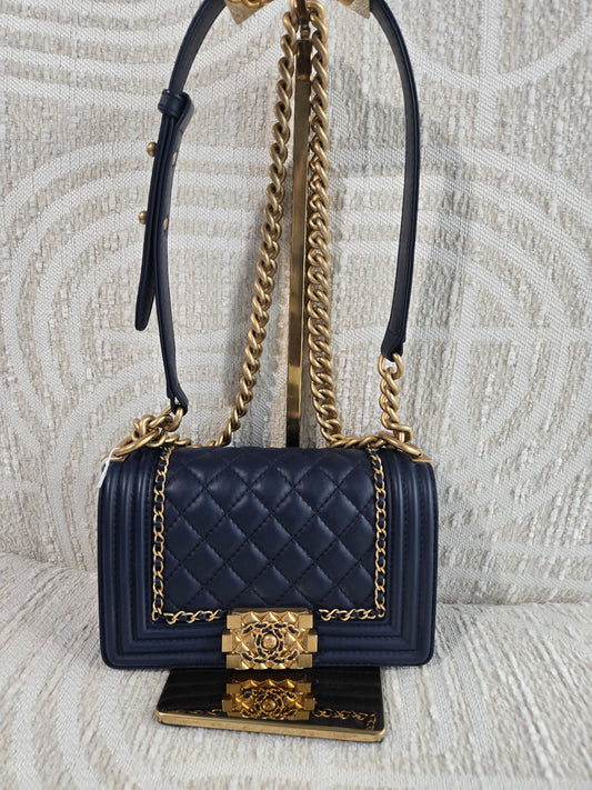 Pre-owned chanel boy navy Shoulder Bag