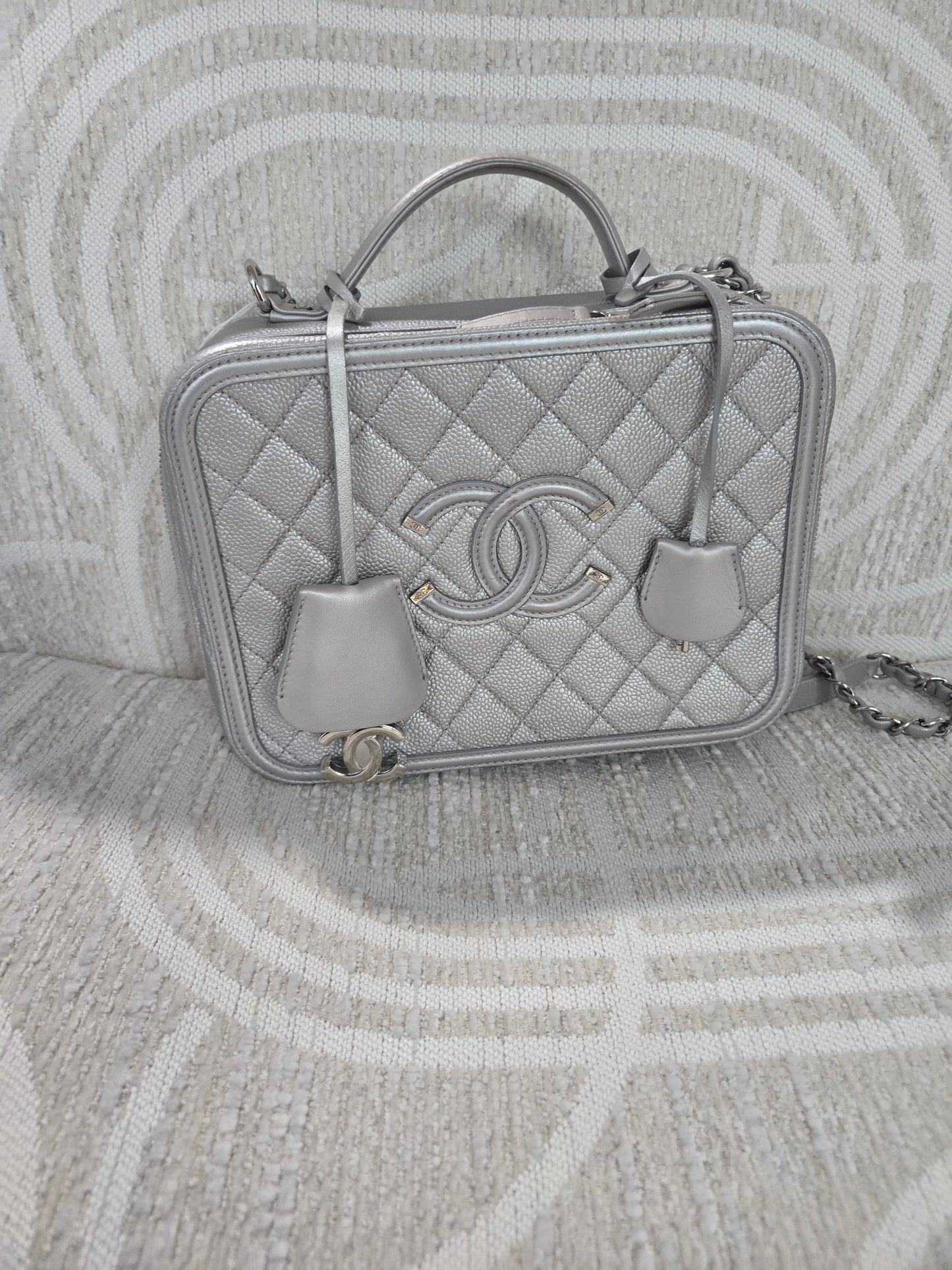 Pre-owned Chanel vanity bag silver