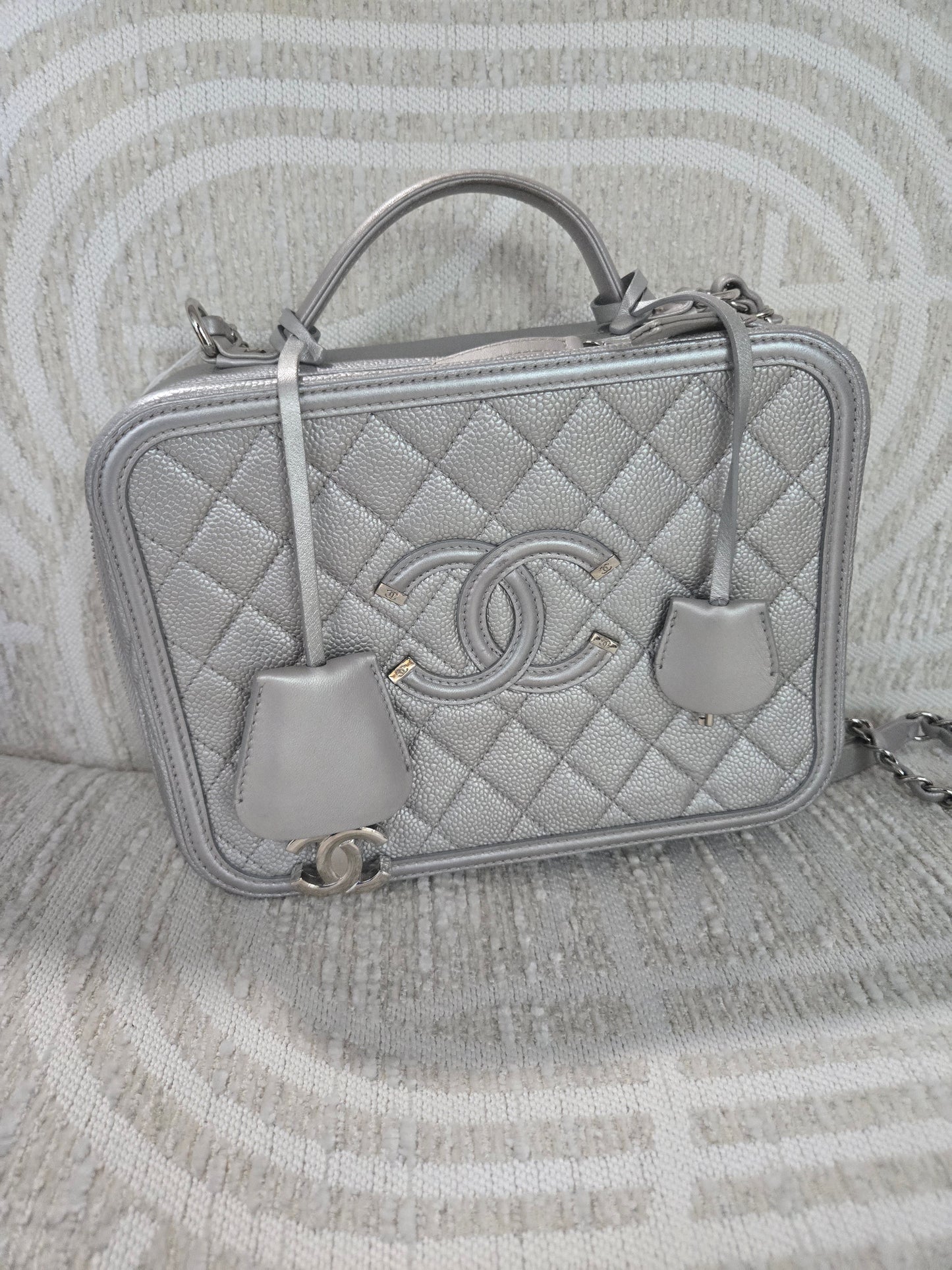 Pre-owned Chanel vanity bag silver