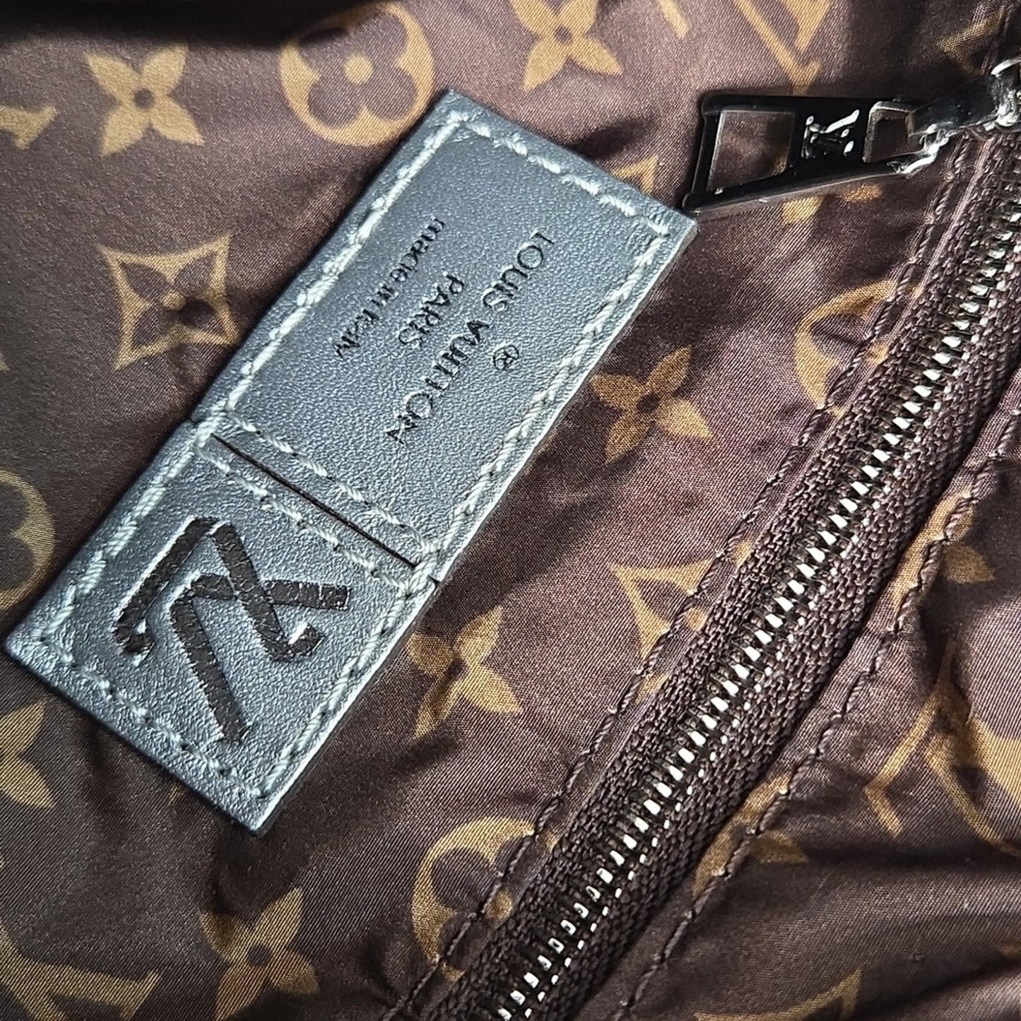 Preowned Louis Vuitton Limited Edition Silver Giant Monogram Econyl Pillow Speedy 25
