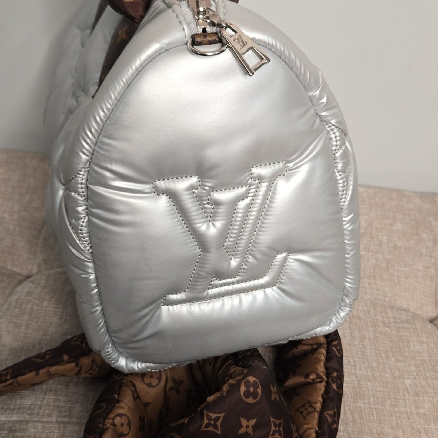Preowned Louis Vuitton Limited Edition Silver Giant Monogram Econyl Pillow Speedy 25