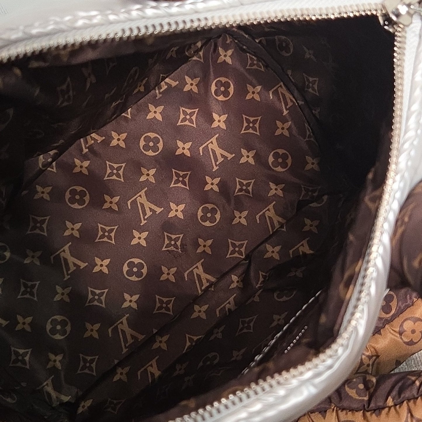 Preowned Louis Vuitton Limited Edition Silver Giant Monogram Econyl Pillow Speedy 25