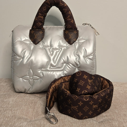 Preowned Louis Vuitton Limited Edition Silver Giant Monogram Econyl Pillow Speedy 25