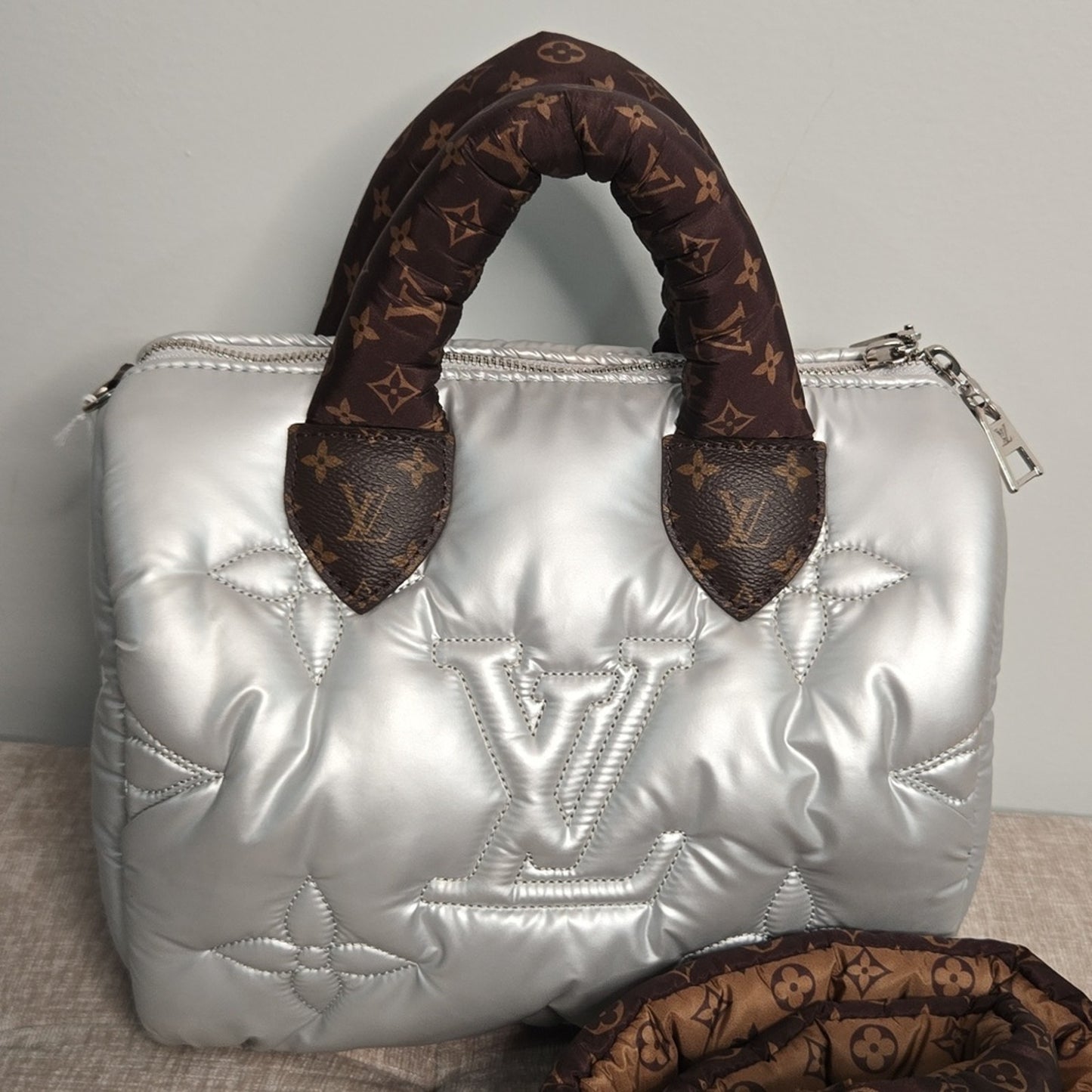 Preowned Louis Vuitton Limited Edition Silver Giant Monogram Econyl Pillow Speedy 25