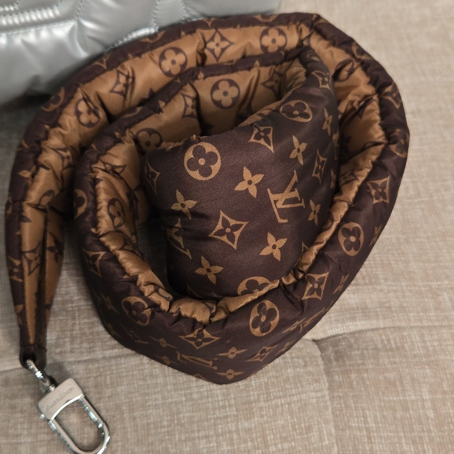 Preowned Louis Vuitton Limited Edition Silver Giant Monogram Econyl Pillow Speedy 25